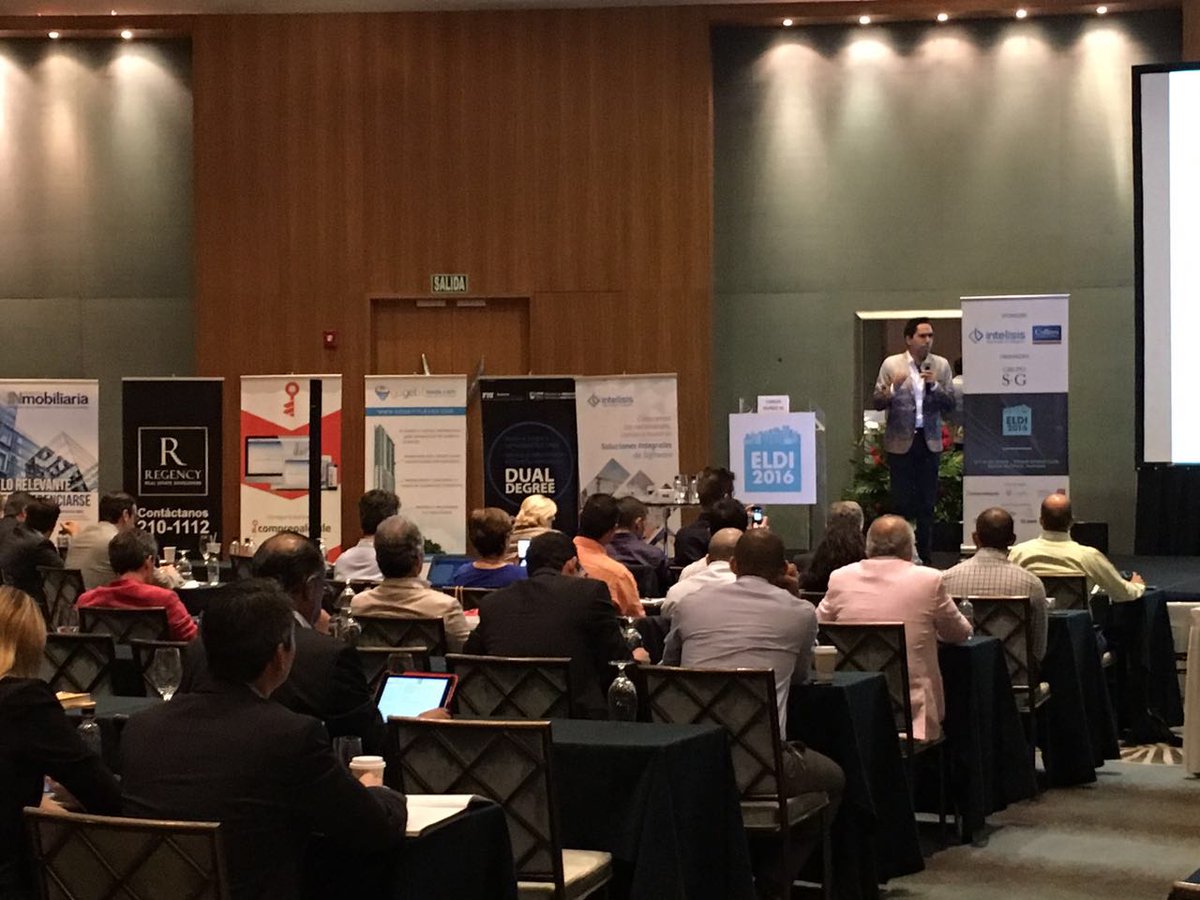 Evento_ELDI's tweet photo. Continuamos con Carlos Muñoz 4S, con la conferencia "El Futuro de los Proyectos Comerciales" #ELDI2016 #Panamá @CM4S https://t.co/ptFfJJthvZ
