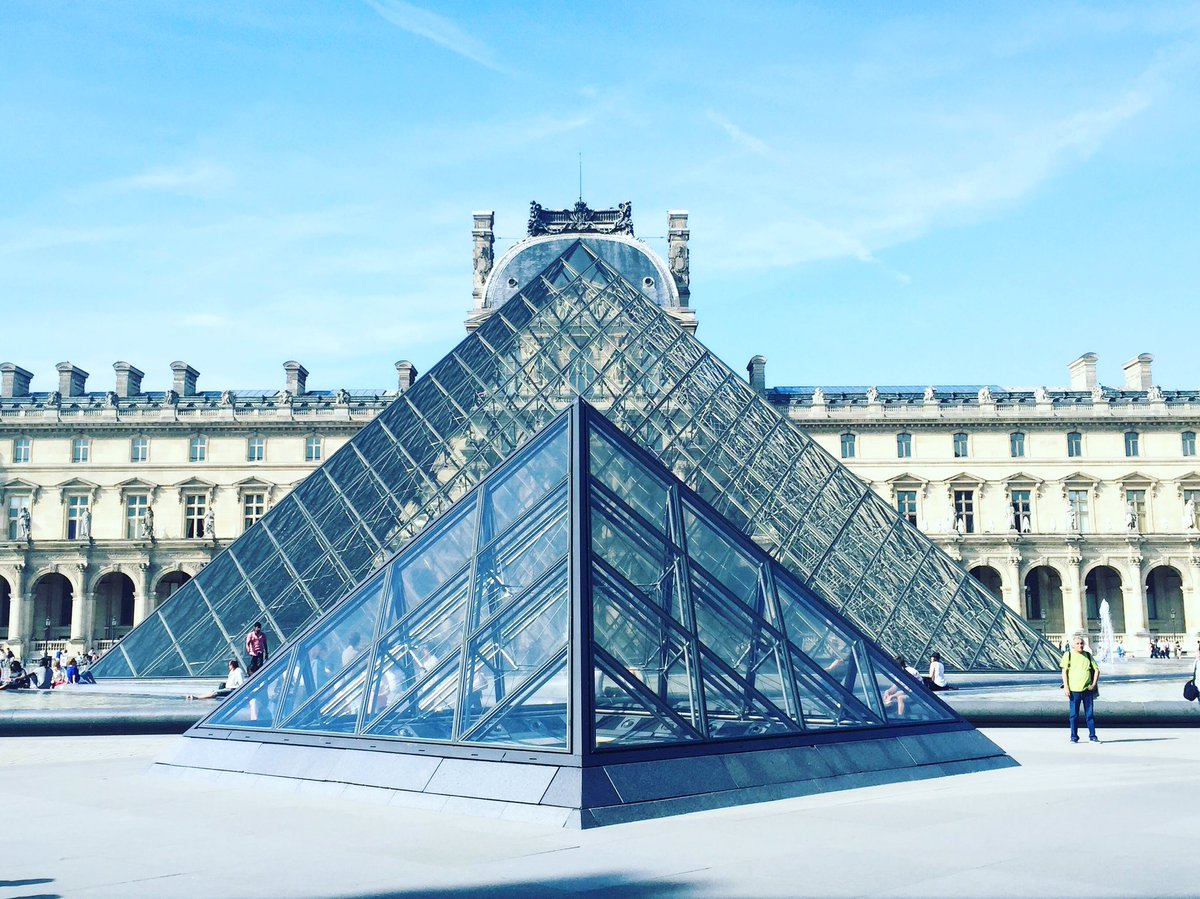 NgocHongJ's tweet photo. Barely a week ago 🇫🇷❤️ https://t.co/Z0VHaqOqVV