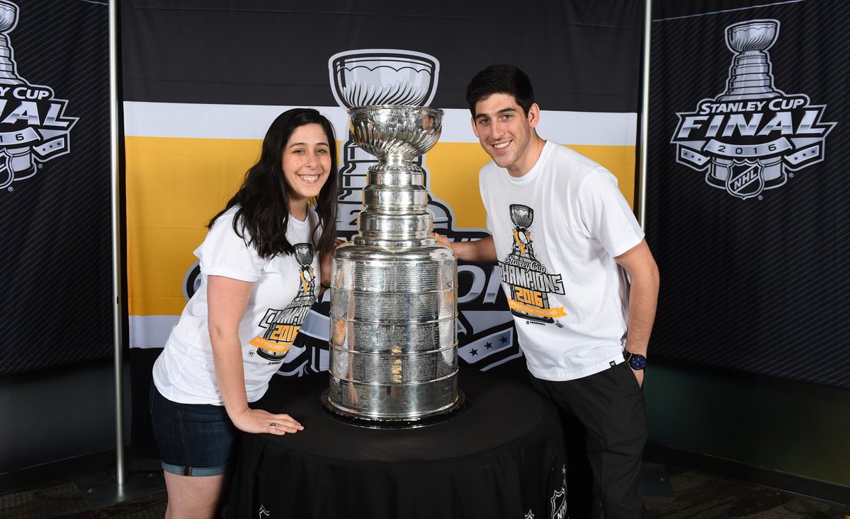 AndiPerelman's tweet photo. Chillin' with @ZackPerelman and Stanley! 🏆 https://t.co/9SRD7xvgA8