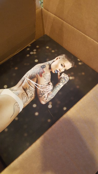 New limited edition prints up at https://t.co/VnLkhZ2XY8 https://t.co/56s5H9edl4