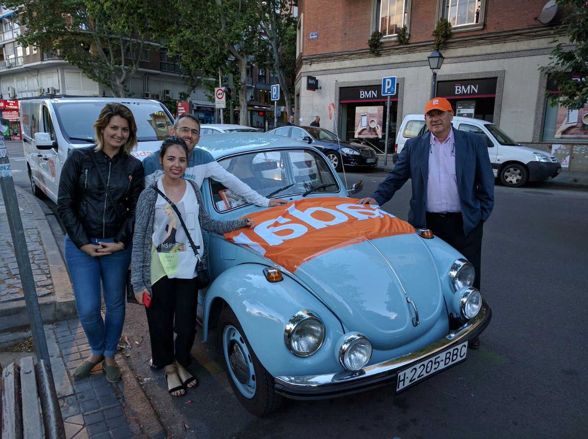 CsArganzuela's tweet photo. Esta tarde, nuestro escarabajo ciudadano ha estado difundiendo ilusión por las calles de Madrid https://t.co/3ivw04fnHR