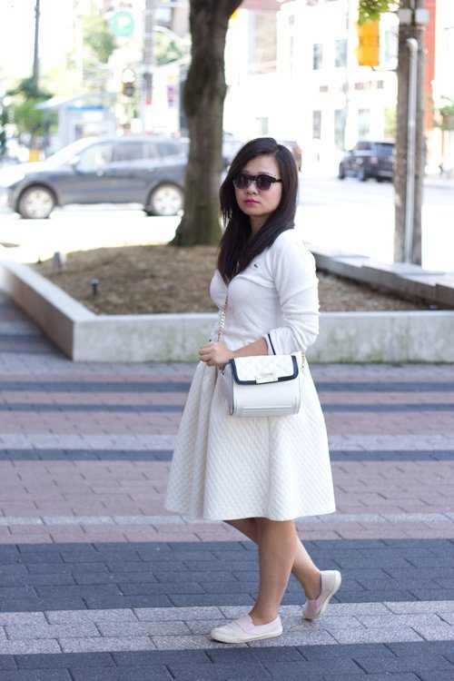 FashionCanada's tweet photo. 7 Style Panel tips for pairing dresses with sneakers https://t.co/lAbTijkZlz https://t.co/yQXGZVGBBj
