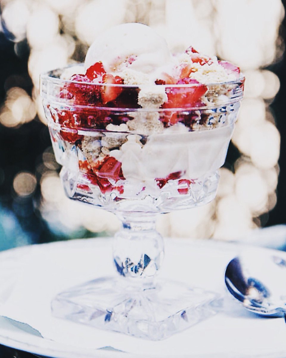 hatchethall's tweet photo. We are hiring a full time pastry cook! Love cookies, ice creams and cakes and 🍨🍓🍰 ? Email paige@hatchethallLA.com https://t.co/gAArp4VH8q