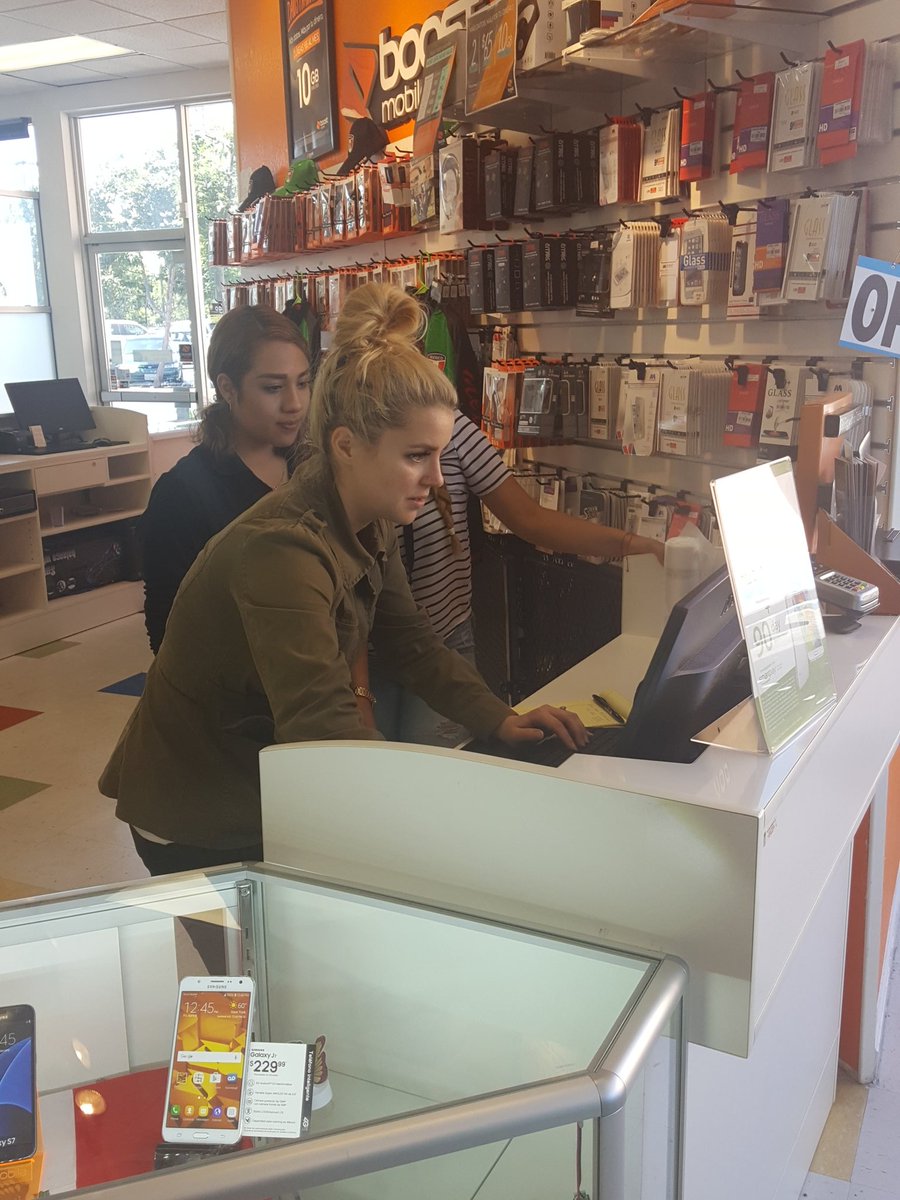 RonaldJue_spg's tweet photo. Airtech being taught best practices from Martha VHA! @Robert_SPG @noreen_spg @JamesLeeWC #boostmob #alignedgoals https://t.co/lmgKF2uhI7