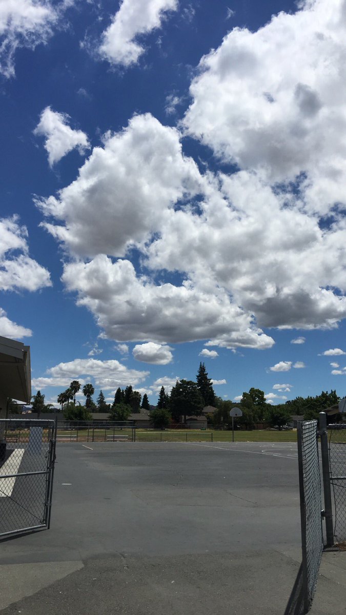 MsCrystalSP's tweet photo. Clouds over @OakGroveMS today! 😍 #nofilter https://t.co/bdq2uFtpQJ