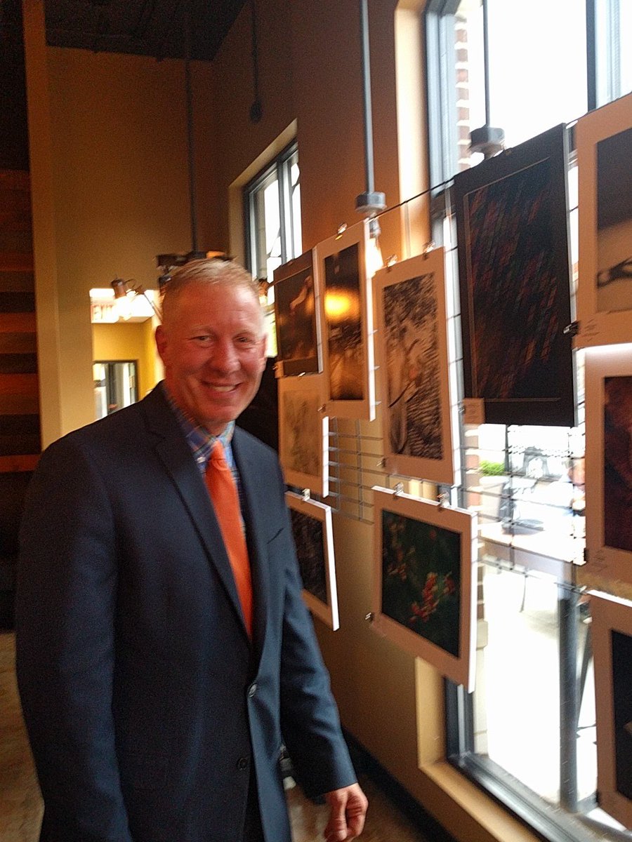 Mayor Don Walters supporting our incredible local artist Svetla Morrison. Thank you for joining us Mayor! <a href="/cityofcf/">Cuyahoga Falls</a>