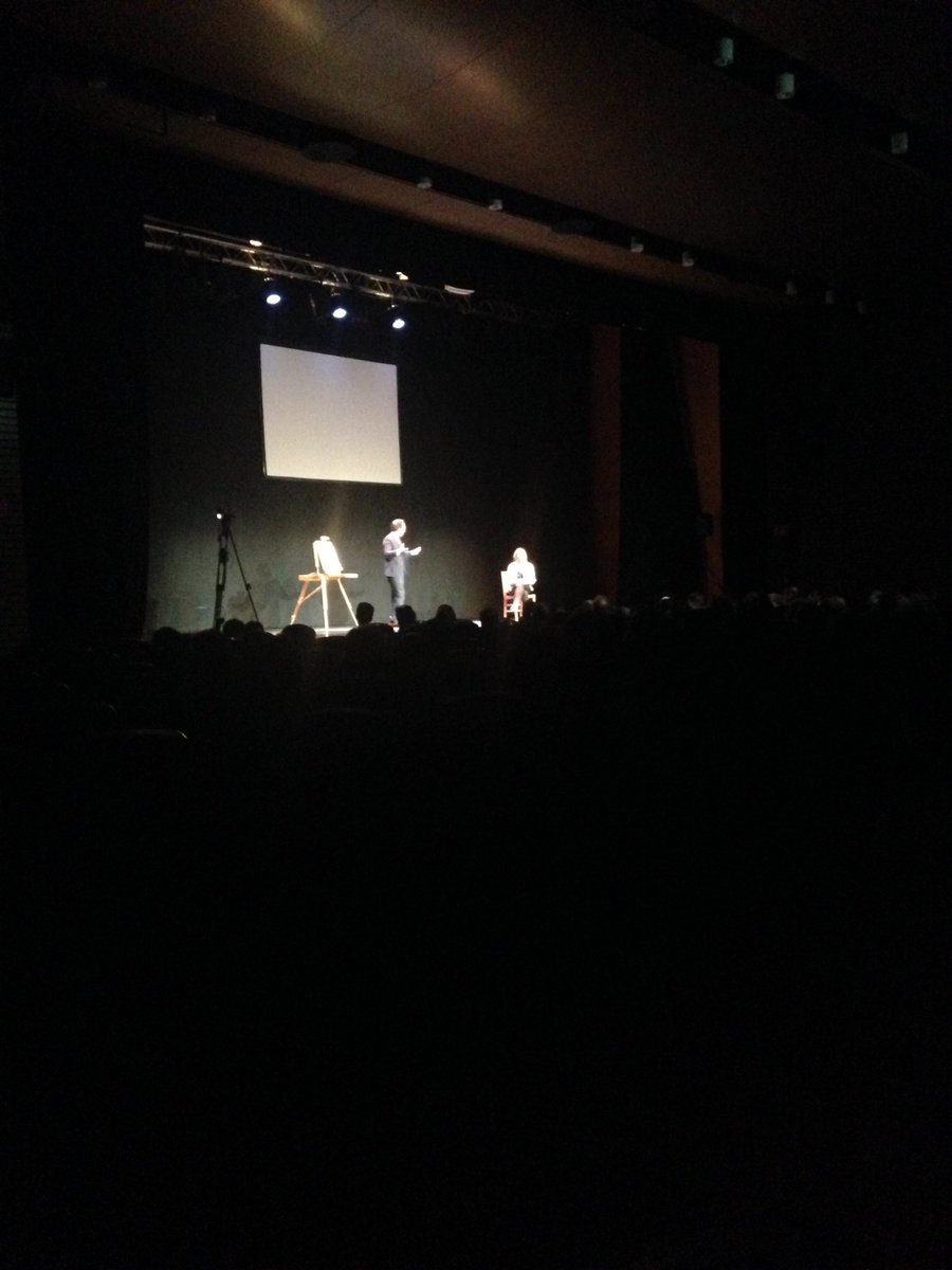 Helder cautiva al público de la Sala Falla