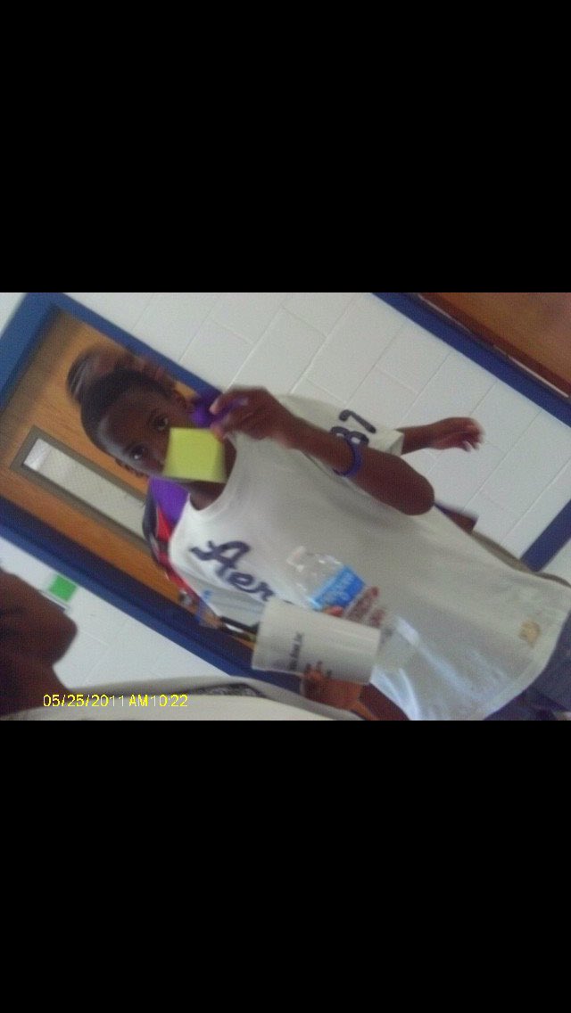 love_phvckthat's tweet photo. #MiddleSchoolThrowback๐๐๐๐ญ๐ญ๐ญ๐๐๐ฉ๐ฉ @dat_mfnKidd https://t.co/5lSaPjBQeQ