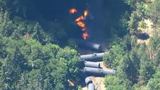 collinrees's tweet photo. Huge news: OR calls for indefinite ban on #OilTrains running thru the state. #StopOilTrains https://t.co/f3CPUdpQyC https://t.co/17lThFY6OI