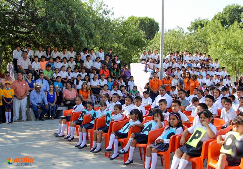 MartinGomezCald's tweet photo. Inician construcción de #Techos con #MallaSombra en escuelas de #Acuña https://t.co/WyetOU4xgM #RTNews @leninperezr https://t.co/PVi7pdvJXb
