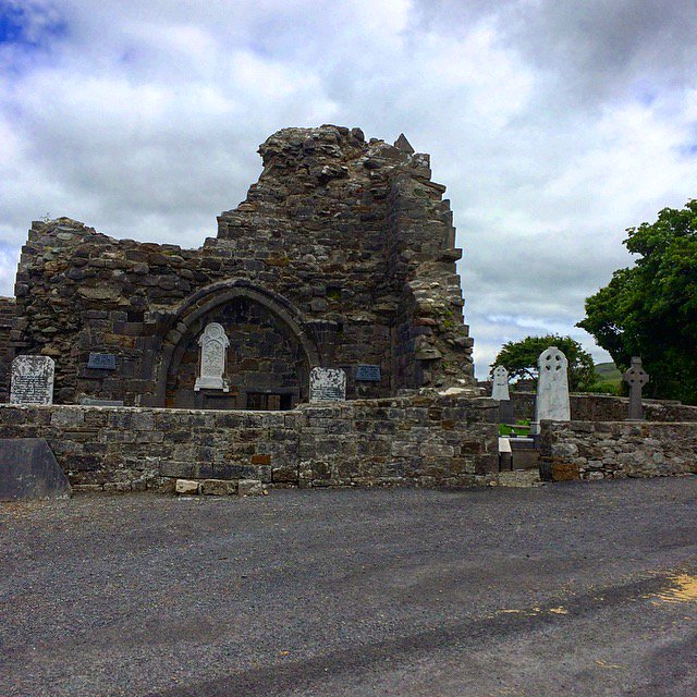 A stroll down to visit the beautiful ruins of Murrisk Abbey is a must while staying with us <a href="/CroaghPHostel/">CroaghPatrickHostel</a> ☀️