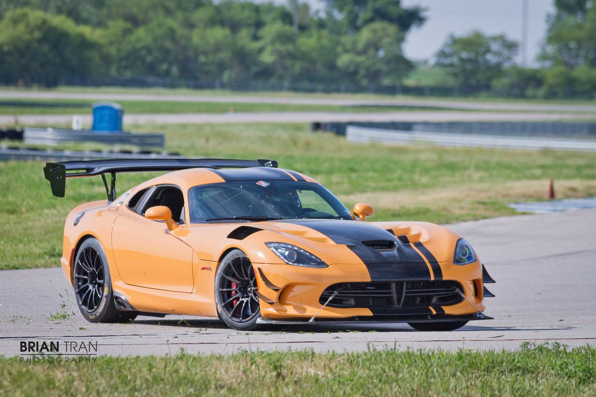 ForgelineWheels's tweet photo. #Yorange #Dodge #Viper #ACRExtreme by @vipermjorgensen on #Forgeline #GTD1 #6Lug wheels! https://t.co/DlWfhvVhld https://t.co/4sUjEmKGNG