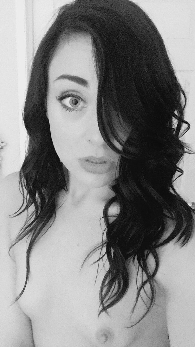 Post photoshoot ;) #adultmodel #eyes #lips #nipple https://t.co/VSace2tjML