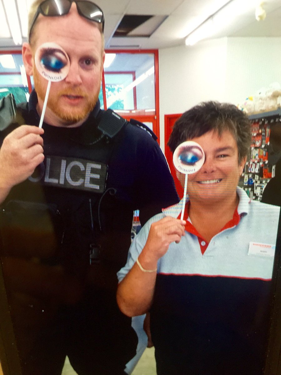 Pitchercashier's tweet photo. Helping us with a good cause👍🏼#WINKDay #STORE1037 #ShoppersDrugMart #CKPS https://t.co/8T3ylZobTc