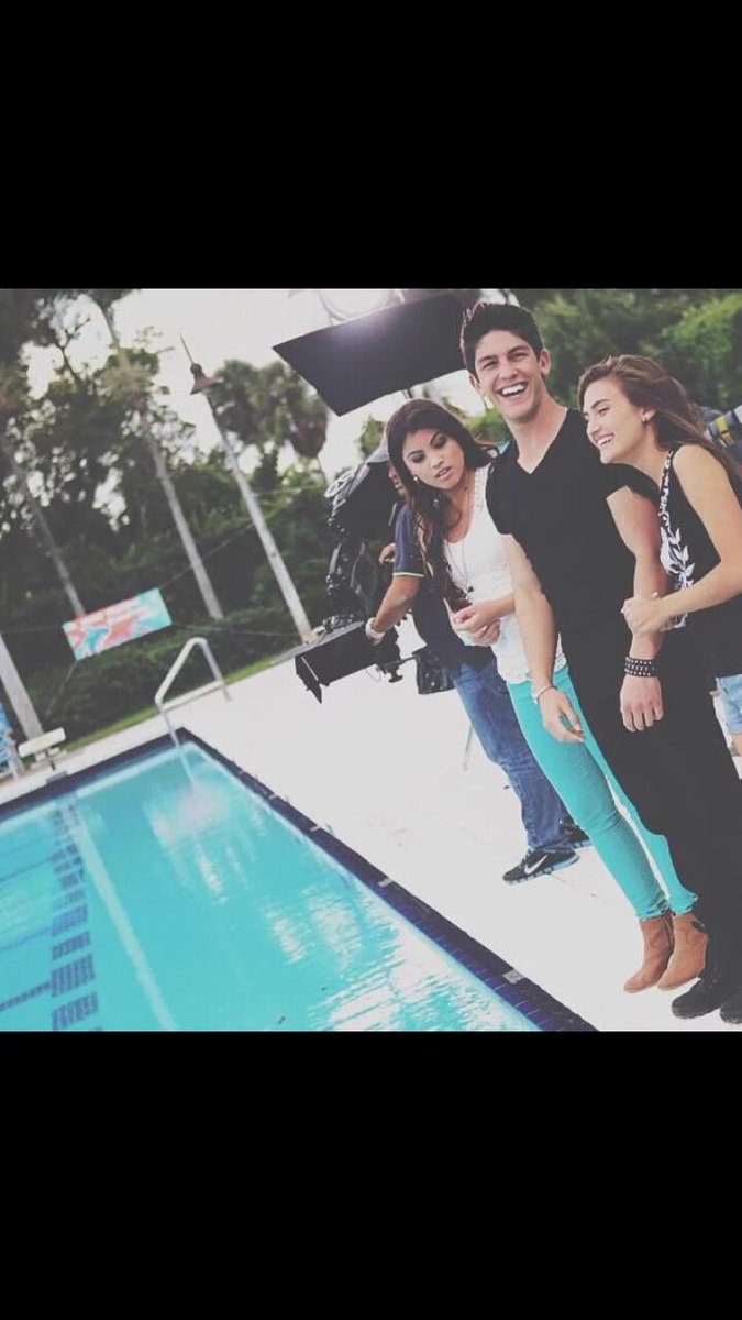 JaxNovoa14's tweet photo. I'm so happy I get to date this wonderful  girl https://t.co/Q3goehWqUo
