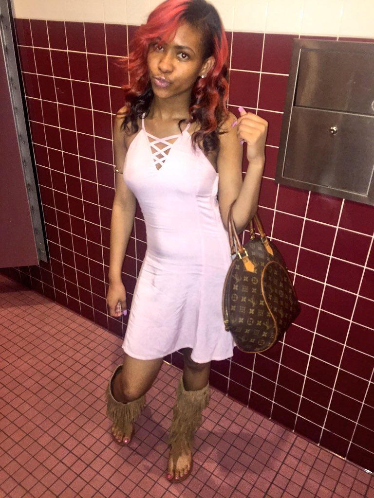 Cydddddd_'s tweet photo. #BirthdayGrl👑 https://t.co/89bwu5aJGv