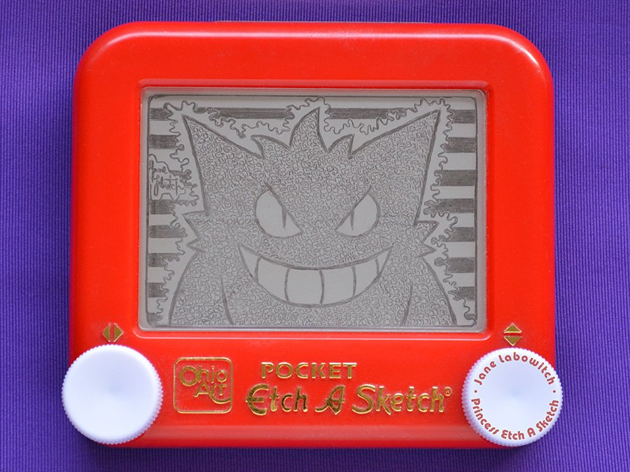 PrincessEtch's tweet image. I recently preserved a favorite Pokemon #EtchASketch of mine... Gengar! Gonna go read Lavender Town creepypasta now.