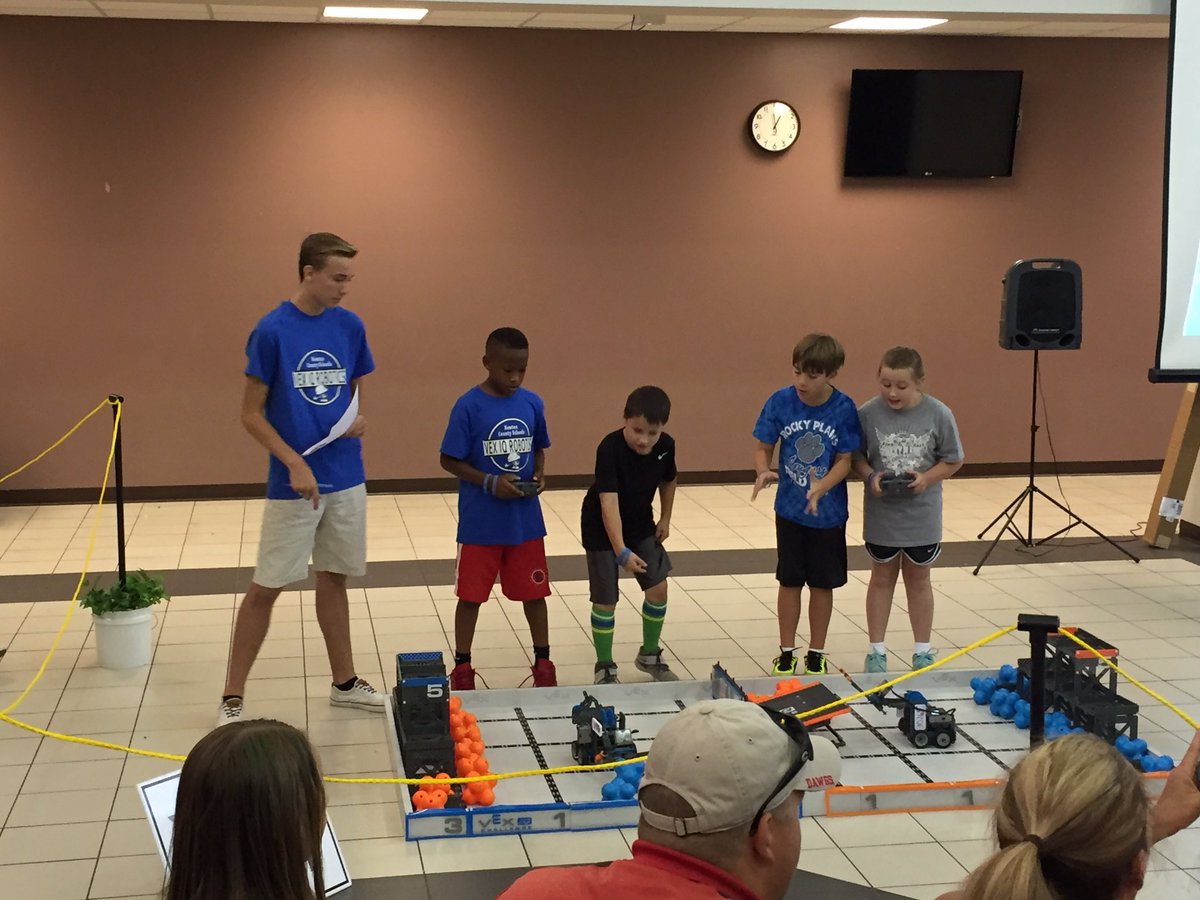MichaelBarrNCSS's tweet photo. VEX IQ Crossover Tournament today - Awesome event! @NCSS_CTAE #ncssbethebest #newtonrobots https://t.co/L8ASJ2WZ2A