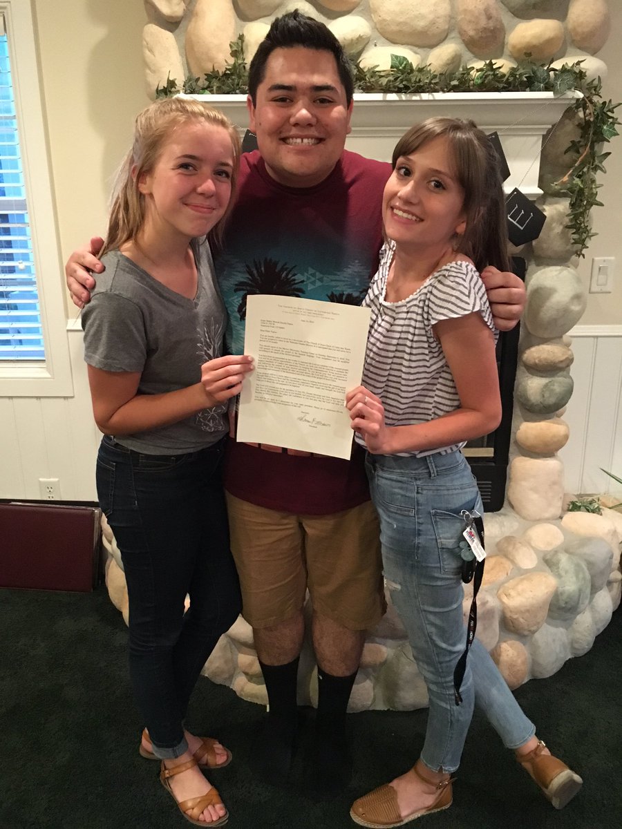 Kimbring111's tweet photo. MAKEI LOVE YOU SO MUCH YOU ARE GONNA KILL IT ON THE MISSION FIELD💘💘 https://t.co/WWEfBU3p57