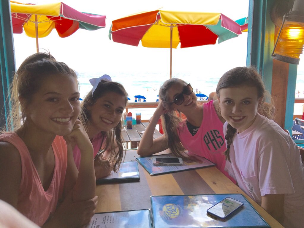 rachel_moreno_'s tweet photo. Wouldn't want to cheer all day with any other team 🌊🎀 #UCA2016 https://t.co/HH5aY7mTTw