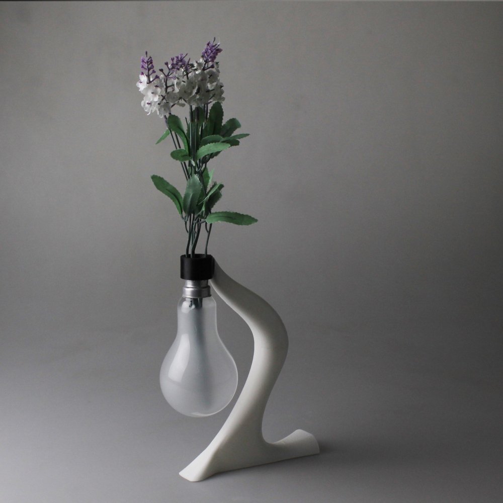 CubeForme's tweet image. Turn your lightbulb into a vase! #conordevine #upcycle #flightbox #cubeforme