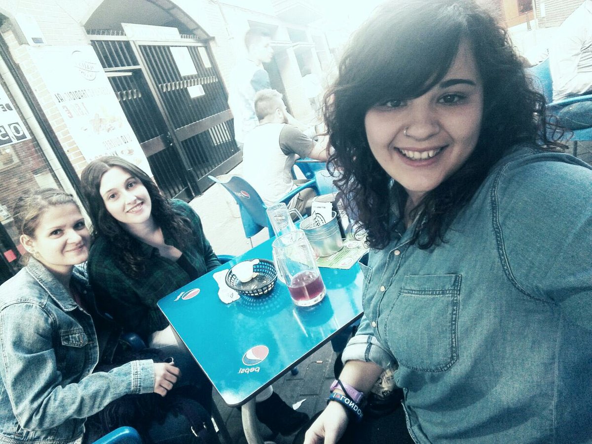 Ro_dieciseis's tweet photo. Mis nenis bellas โค๏ธ #prettynurses ๐๐๐ผ๐
๐ป @PilyMartin17 @jennyvillafaina https://t.co/AgbDTFLJj0