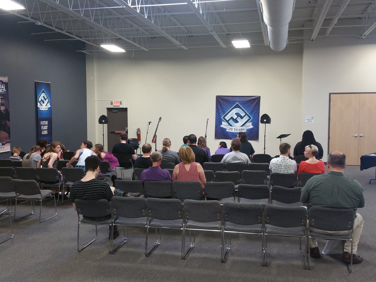 FFGCenter's tweet image. Fans gathering to watch the @TheDoubleclicks tonight!