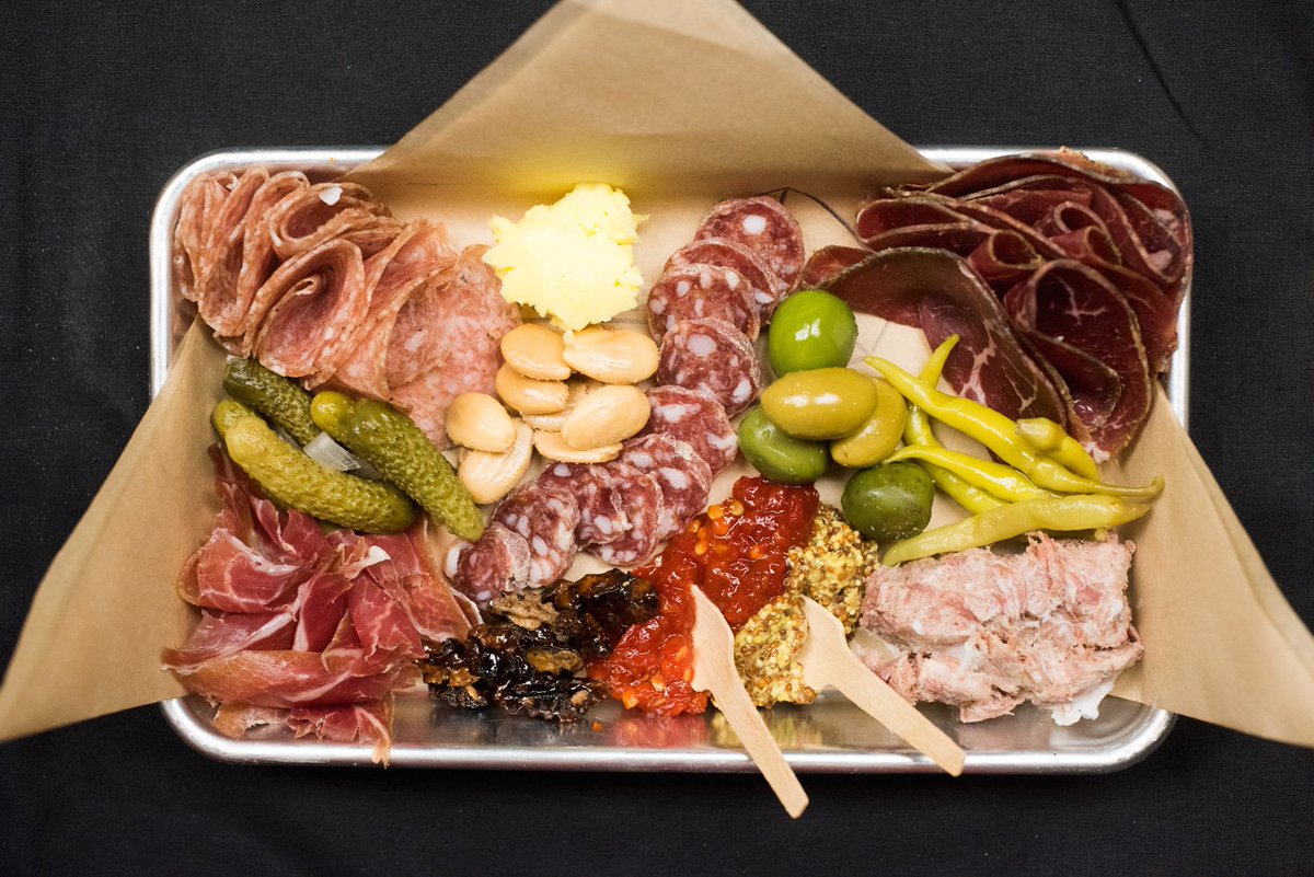 This flawless charcuterie plate from <a href="/DTLACheese/">DTLA Cheese</a> + DRAG QUEEN BINGO AT 8PM = true queen status. #gcmsummernights