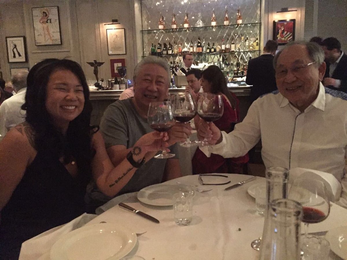 inkmarksofsu's tweet photo. The family the feasts together, stays together 🤗😜🙌🏼 Europe = 9:30pm dinner. 🐌😍🍷🍴 https://t.co/d1rd4VKIFb