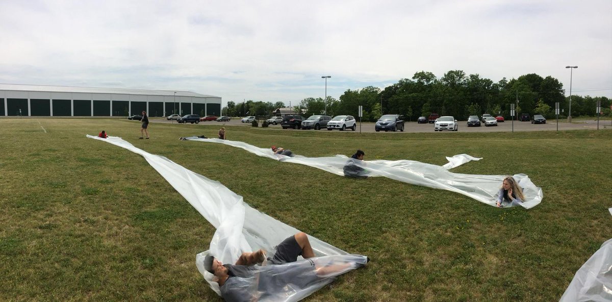 ConseilJV's tweet photo. Il y avait beaucoup de vent lorsque nous essayions de couper les slip n slide https://t.co/HUjHzDjGyS