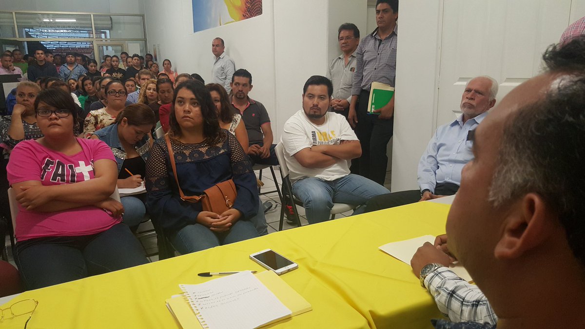 PRDCortazar's tweet photo. #OrgullosamentePerredista #EsContigo #PRD #Cortazar reunión semanal. #VamosPorTodos https://t.co/SxmfyLN7Rj