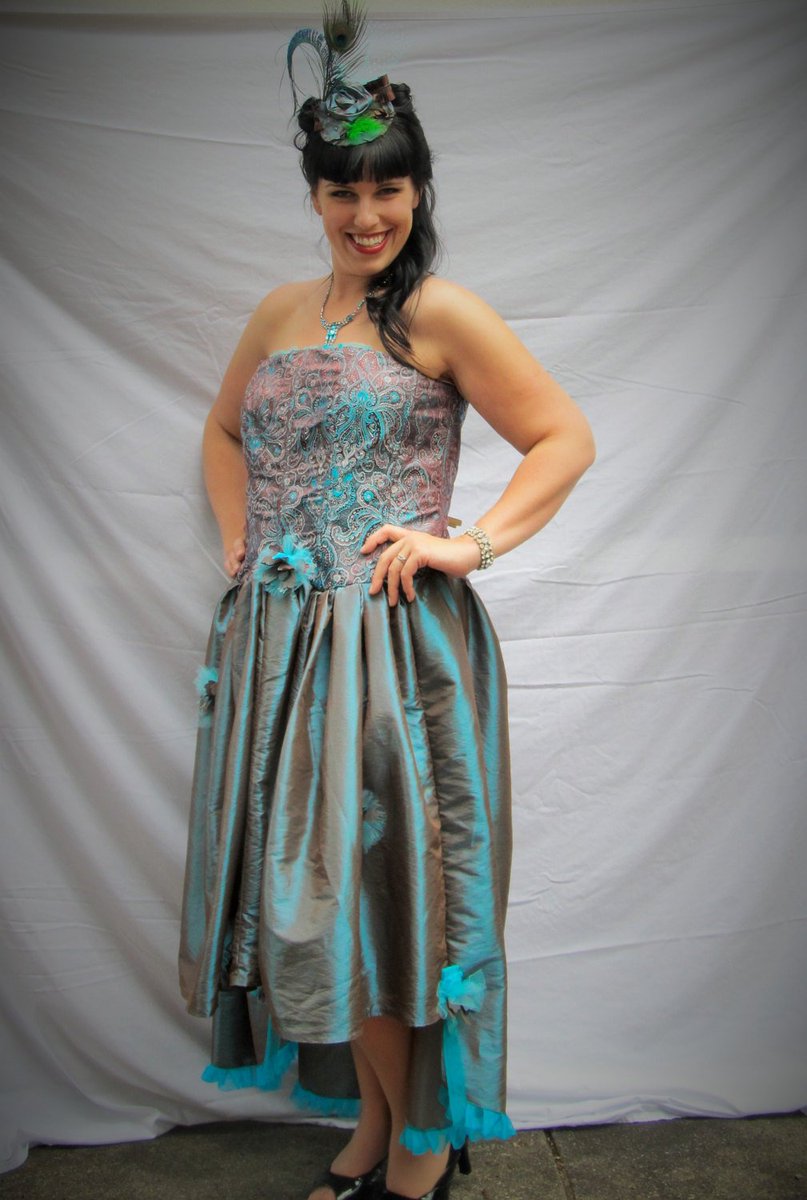 ssfdesigns's tweet photo. Ball Gown Victorian Gothic corset wedding dress,steam punk Weddin… https://t.co/wQY6K87MKT #SSFDesigns #ElegentDress https://t.co/2ogMYofTHa