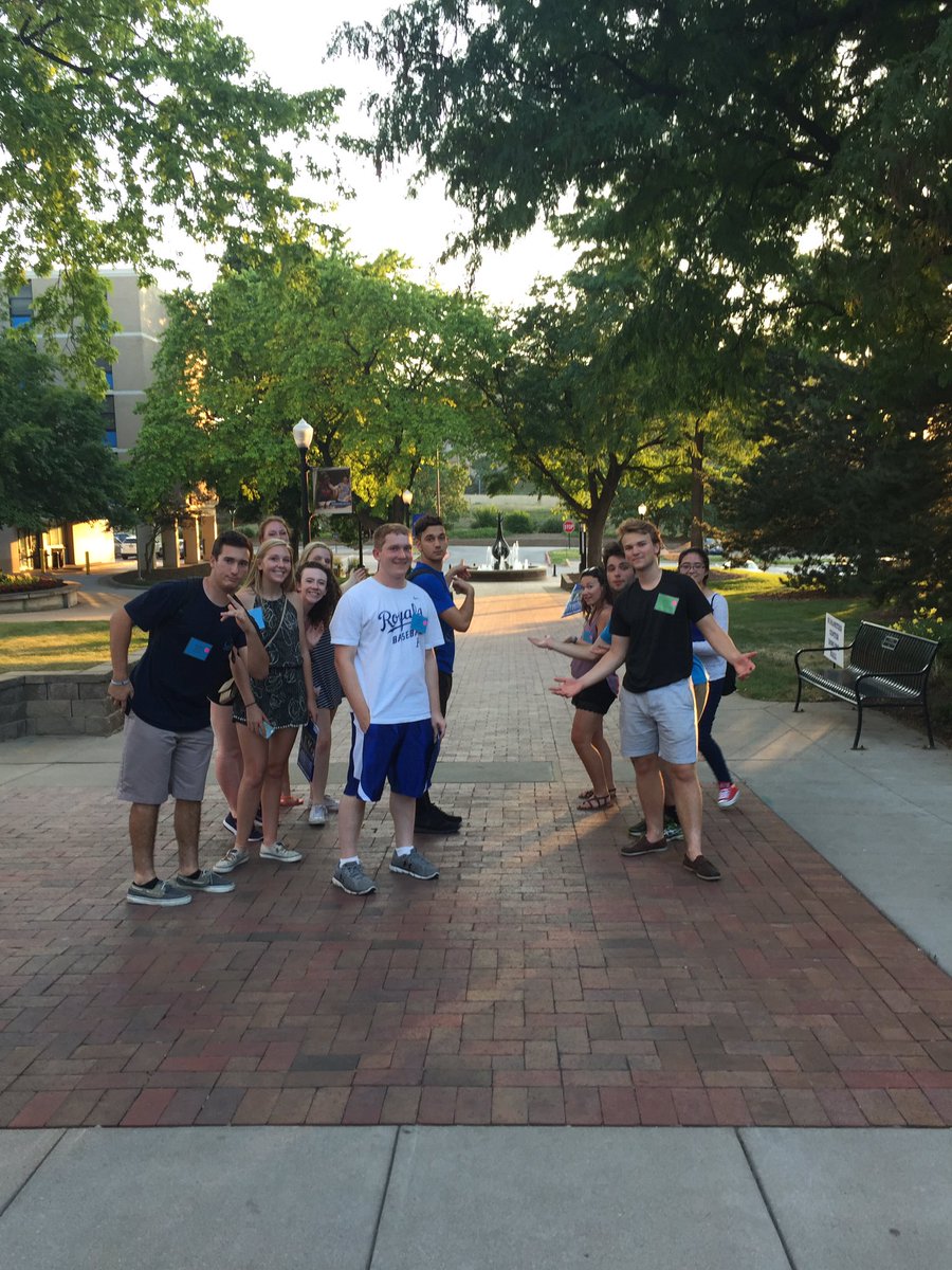 CUHOTPINK's tweet photo. @NewBluejays #sphotpink #gallagherfountain https://t.co/KT0WgnJEdG