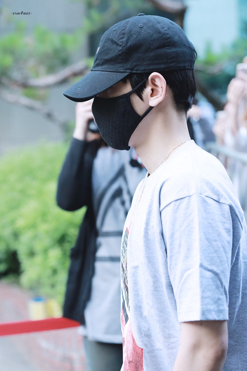 Stardusttttt_'s tweet photo. 160617 KBS 뮤뱅 출근 #Baekhyun #백현
https://t.co/CCbdLApf0U https://t.co/pTD6cHYafx