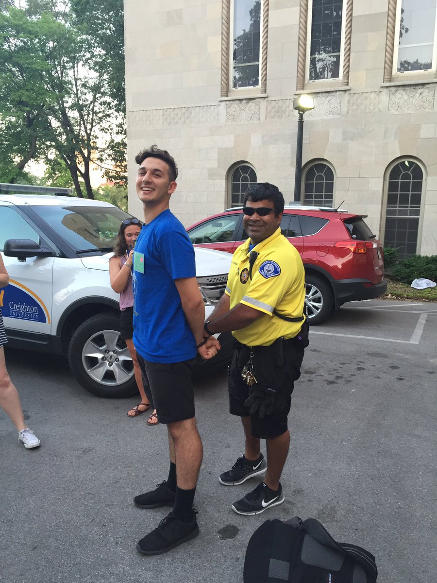 CUHOTPINK's tweet photo. Making friends with pub safe? @NewBluejays #sphotpink #publicsafetyofficer https://t.co/LlRVMlfsG7