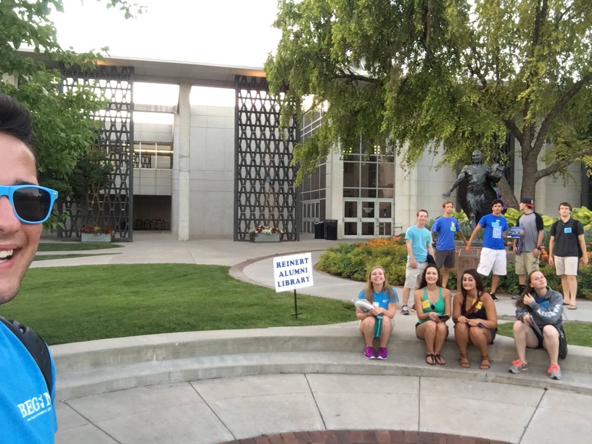 Groovy_Geckos's tweet photo. St. Iggy! #SPGreen #StIgnatius @NewBlueJays https://t.co/E8tMrwf6Fw