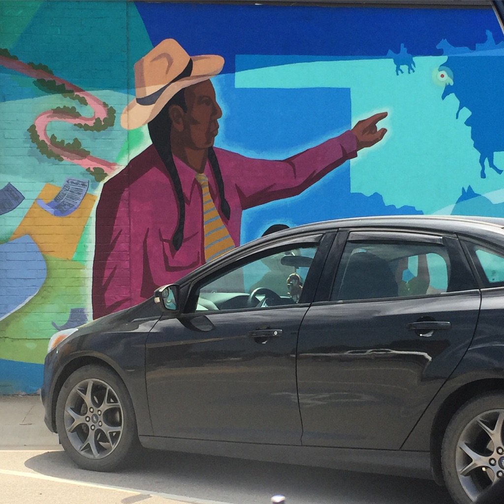 twodreamrides's tweet photo. Even the man in the #mural was pointing at the cool cars on @hotrodmagazine #powertour #hrpt16 today! https://t.co/zIT0P5V3ue