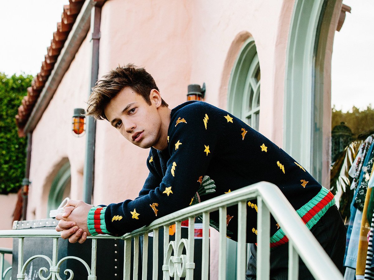 MAGCONUpdates's tweet image. UNSEEN HQ photos of Cameron Dallas from a recent photoshoot. Photos taken by @nathanielwood. (1/4)