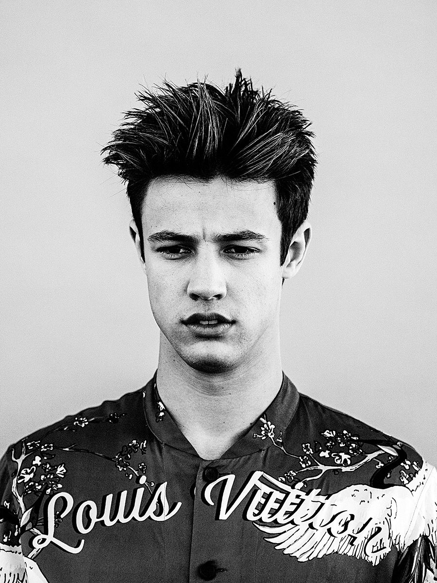 MAGCONUpdates's tweet image. UNSEEN HQ photos of Cameron Dallas from a recent photoshoot. Photos taken by @nathanielwood. (1/4)