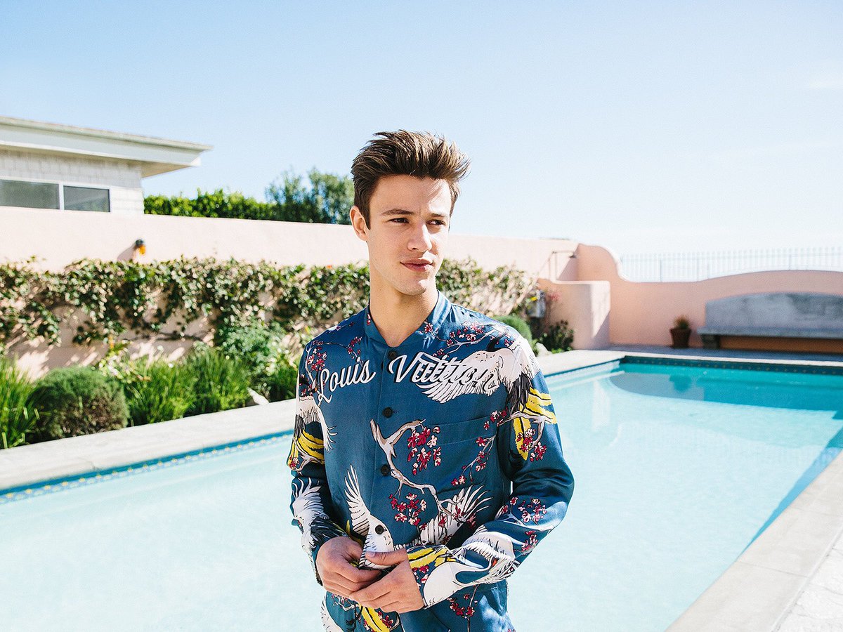 MAGCONUpdates's tweet image. UNSEEN HQ photos of Cameron Dallas from a recent photoshoot. Photos taken by @nathanielwood. (1/4)
