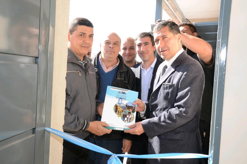 SergioGCasas's tweet image. Por #MásCalidadDeVida| Entregamos viviendas a flias riojanas, afiliadas al gremio de la CGT bit.ly/1YvZsjY