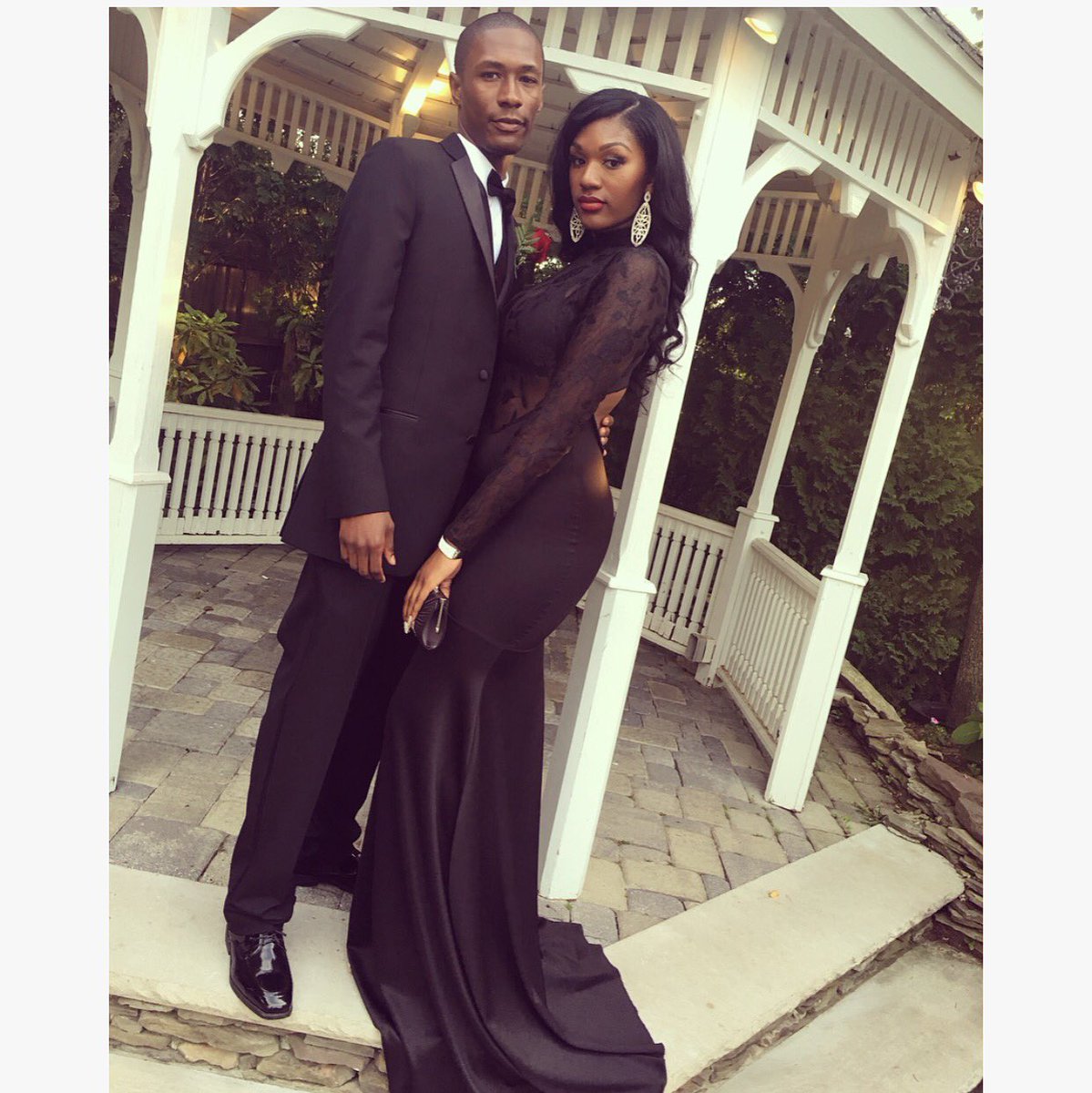 Cocoahontasss's tweet photo. Black Magic✨ #2k16Prom https://t.co/281yjq3EqS