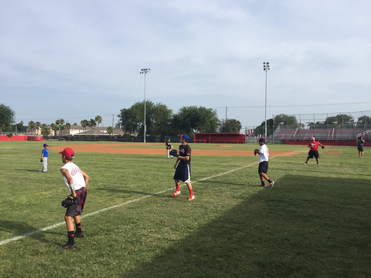 SharyBsball's tweet photo. Final day Shary Baseball Camp 2016. Grilled burgers n chips for the kids. Lookin fwd to working with these athletes https://t.co/s5efWJTB2g