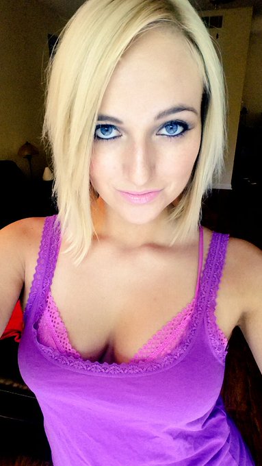 Only ONE more hour to vote everyone! Please tweet @kateengland21 #BrandiLovesGirls @SweetHeartVids to<a href="/tag/brandilovesgirls"class="tags"><span>#brandilovesgirls</span></a>