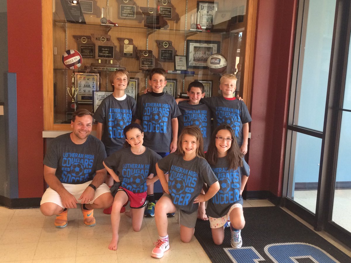 LHSsoccerFC's tweet photo. Having fun this week with our elementary school soccer camp! #FutureLHSCougars https://t.co/iHoxTuqUK2