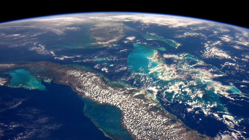 mashable's tweet image. 19 stunning aerial photos of the Earth from Tim Peake&apos;s space mission on.mash.to/1OtS3jp