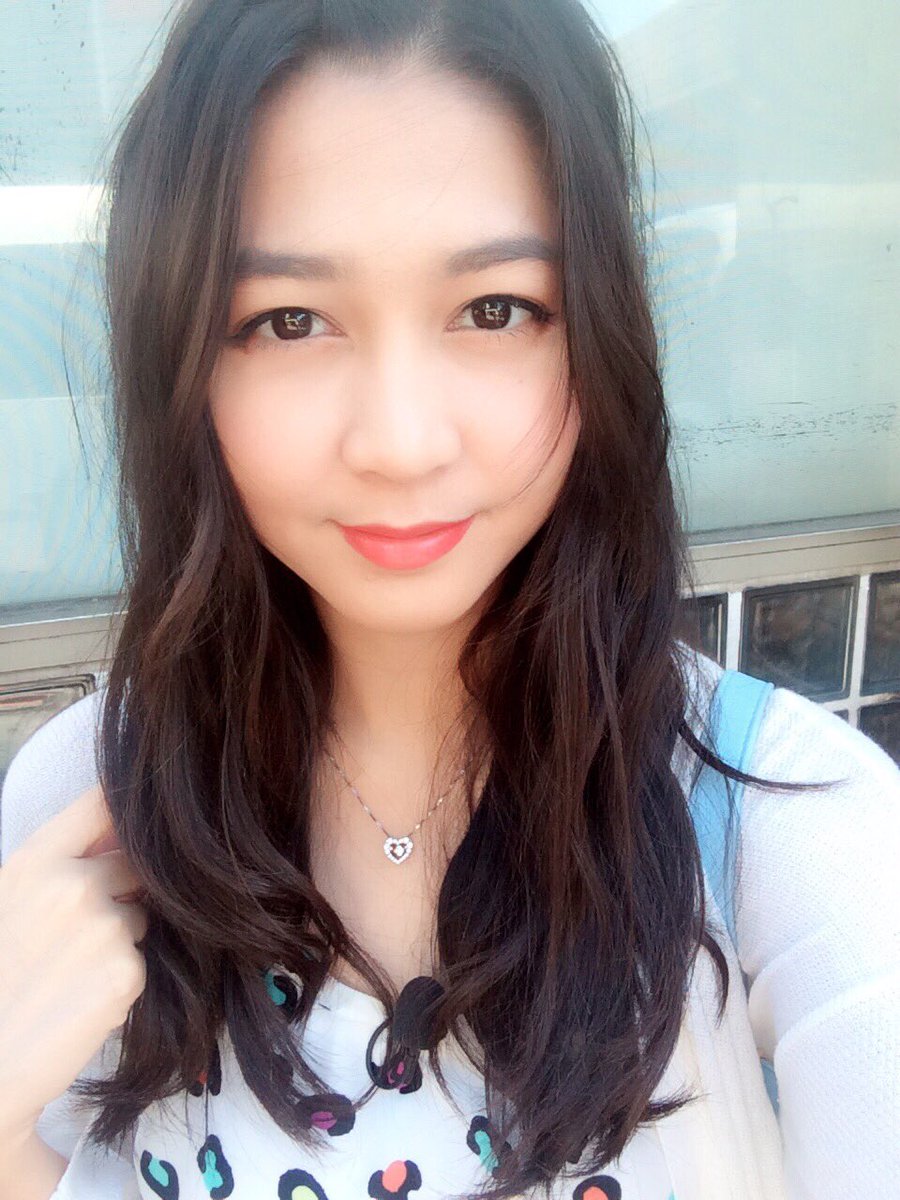 Otsukaresamadeshita~
Shooting hari ini selesai lebih cepat dari kemarin, heheh
Gimana hari kalian sejauh ini ?