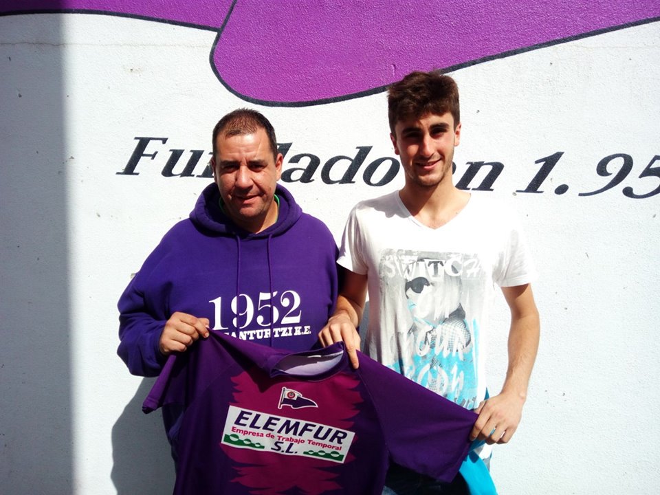 TerceraEH's tweet photo. @AnderBarreras se incorpora a la disciplina del @CDSanturtziKE. Llega procedente del Balmaseda. https://t.co/tX1olh8rTr