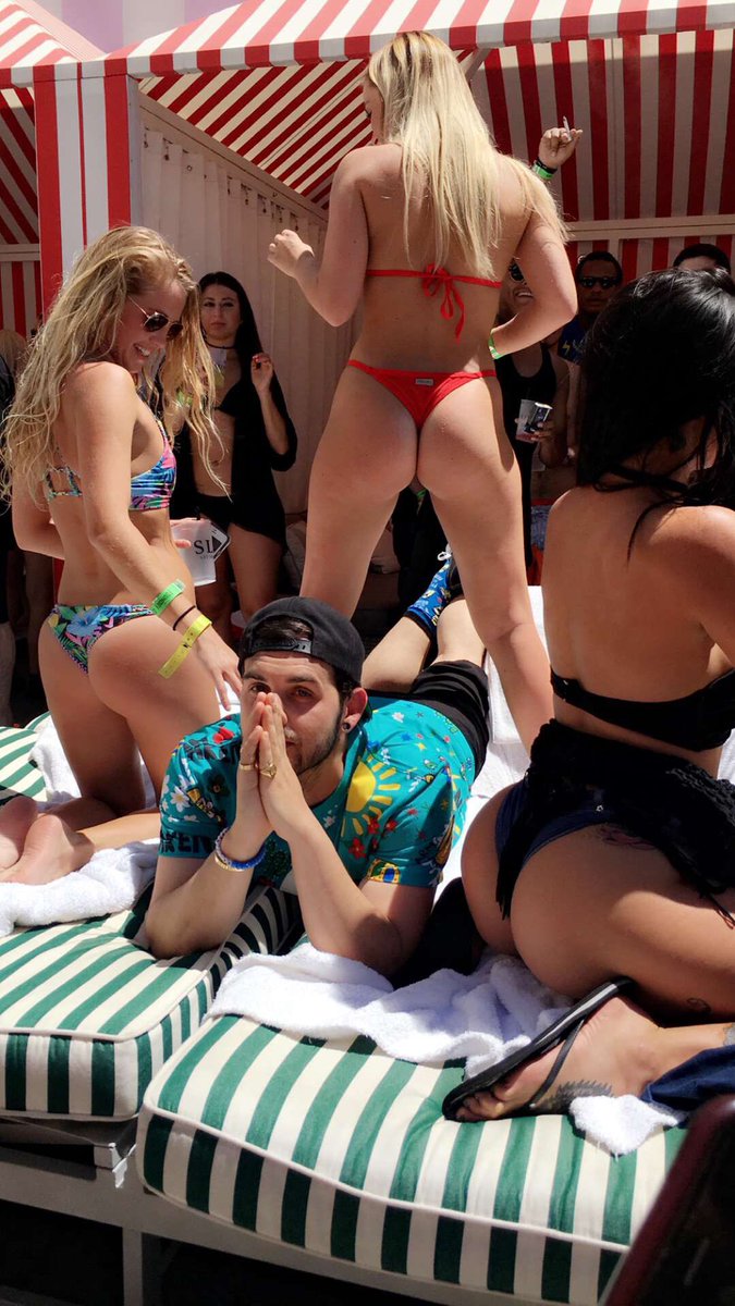 amberschaefer's tweet image. The man the legend @Borgore