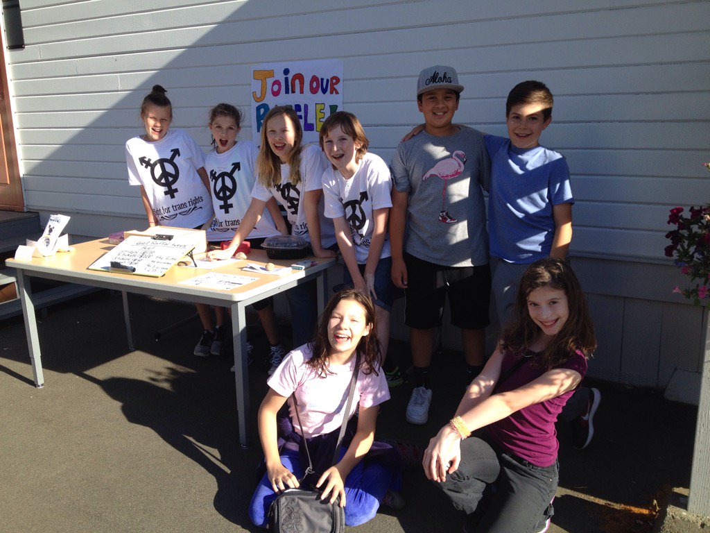 MsGoldmanQAE's tweet photo. 5th grade Change the World #PBL: two teach-ins, a raffle, a safe space, and loads of exhibits! #QAE #calltoactionQAE https://t.co/vJFL3tQQZE